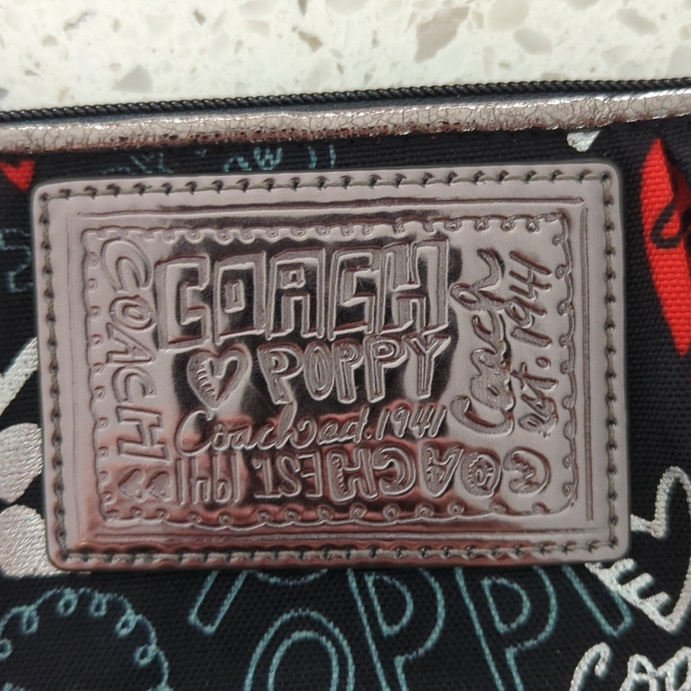 Coach Poppy Graffiti Wristlet Rare Print 2010 - Picture 5 of 11